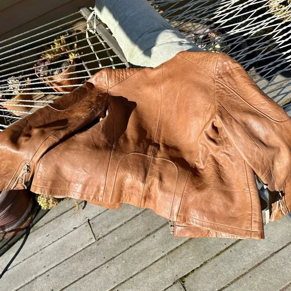 Xl Gap Edition vintage leather coat in cognac color. Buttery soft w cool details - Picture 6 of 16